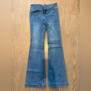 Alice + Olivia Medium Blue Flare Jeans